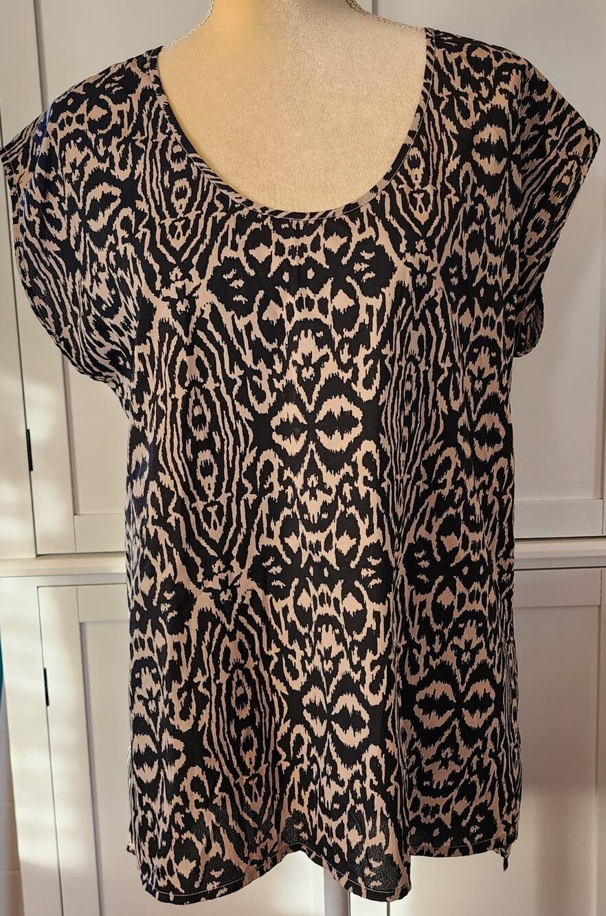 14th & Union Women's Black Beige Light Weight Blouse Size Medium